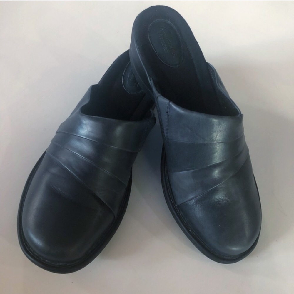 Blue gray clark clogs size 8 women’s